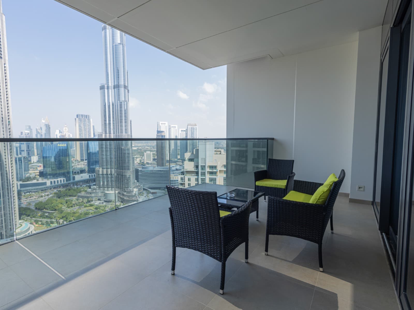Appartement 3 Chambres Luxe | Vue Complète Burj Khalifa | Étage Élevé | Meublé - 2
